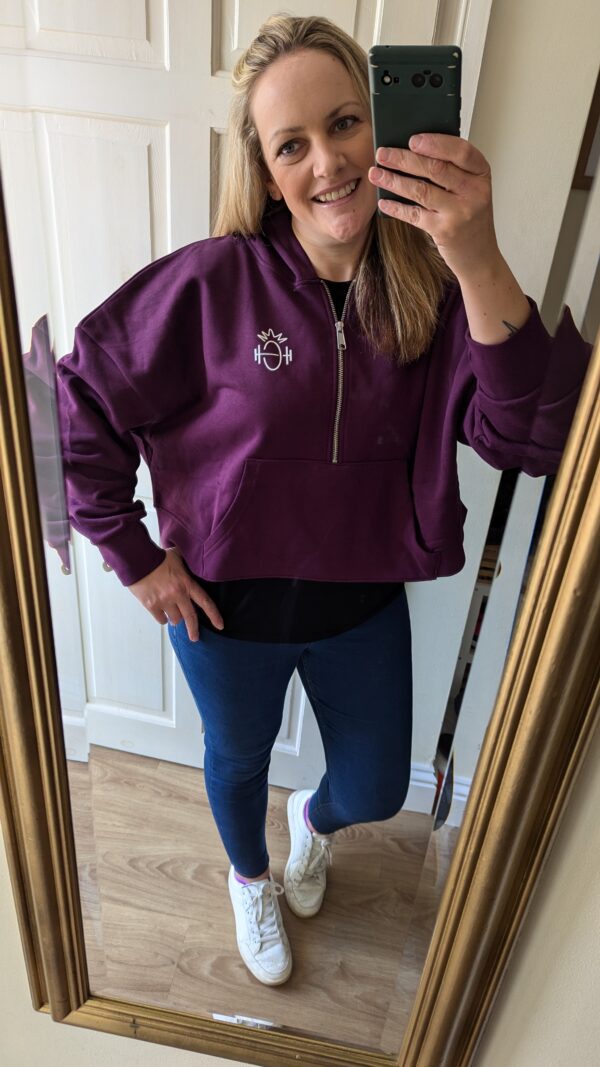 Cropped Zipped Hoody - Image 4